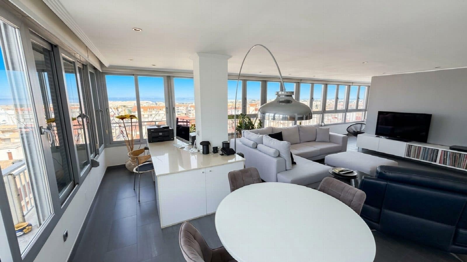 2 quarto Penthouse para venda em Torrevieja com piscina - 369 900 € (Ref: 10051296)
