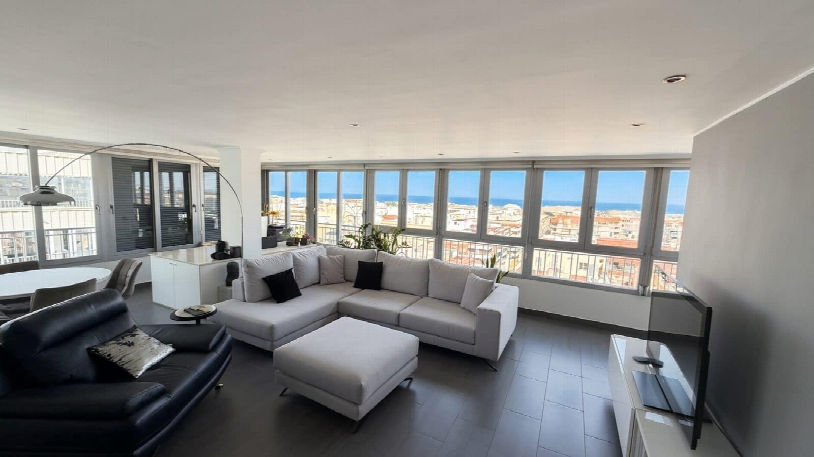 2 quarto Penthouse para venda em Torrevieja com piscina - 369 900 € (Ref: 10051296)