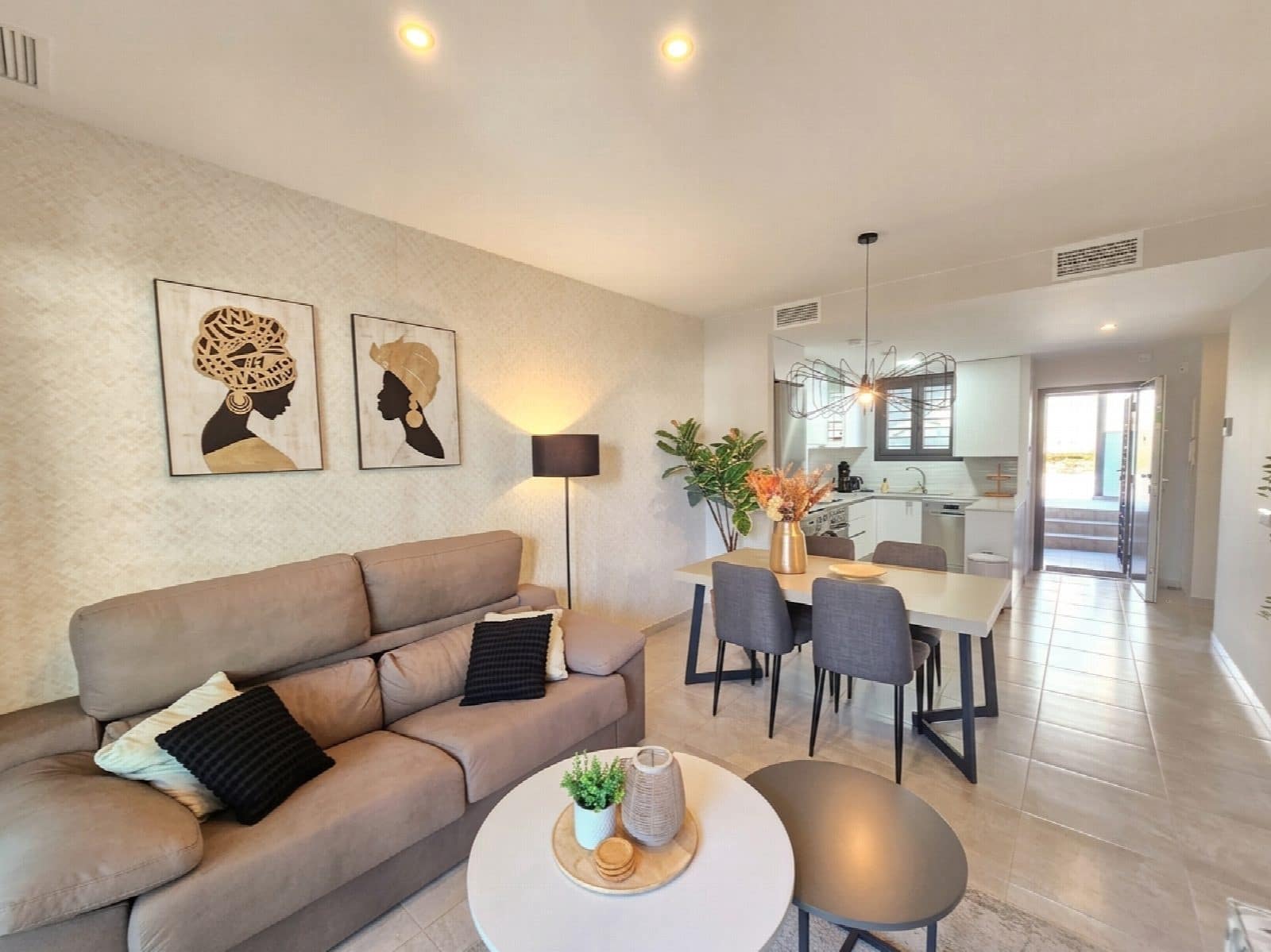 2 bedroom Apartment for sale in Orihuela with pool - € 249,999 (Ref: 10051298)
