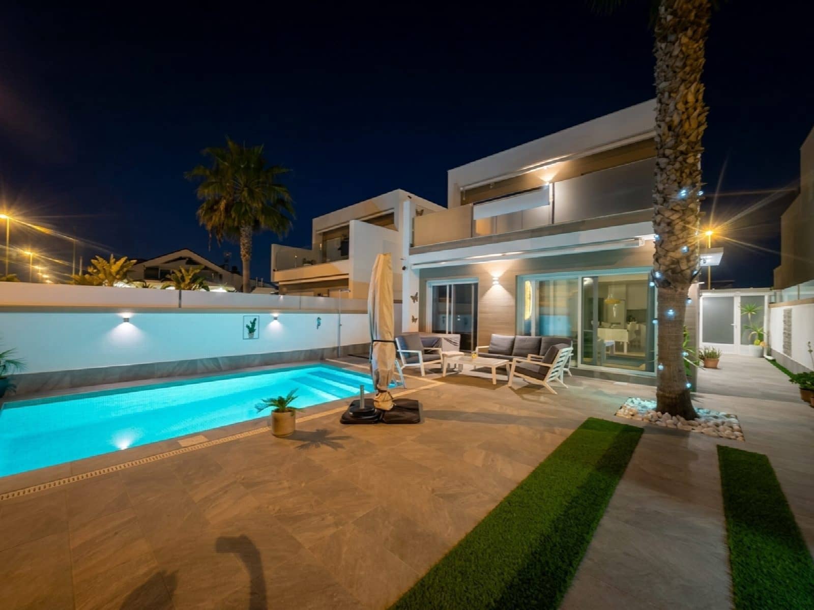 3 slaapkamer Villa te koop in Pilar de la Horadada met zwembad - € 450.000 (Ref: 10051301)