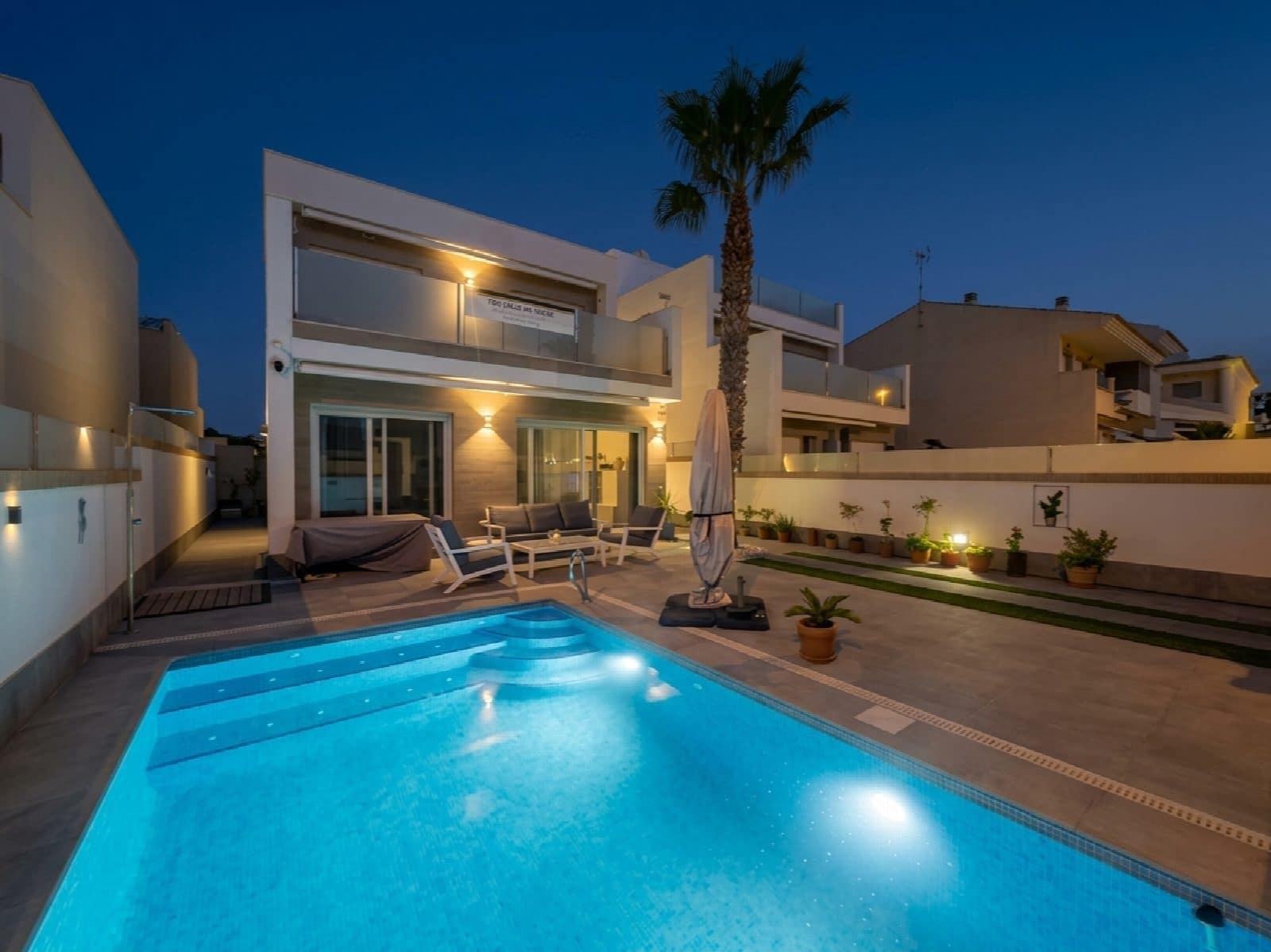 3 slaapkamer Villa te koop in Pilar de la Horadada met zwembad - € 450.000 (Ref: 10051301)