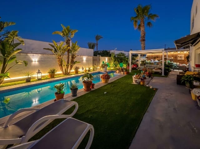 2 soveværelse Villa til salg i Parque de las Naciones, Torrevieja med swimmingpool - € 465.000 (Ref: 10051304)