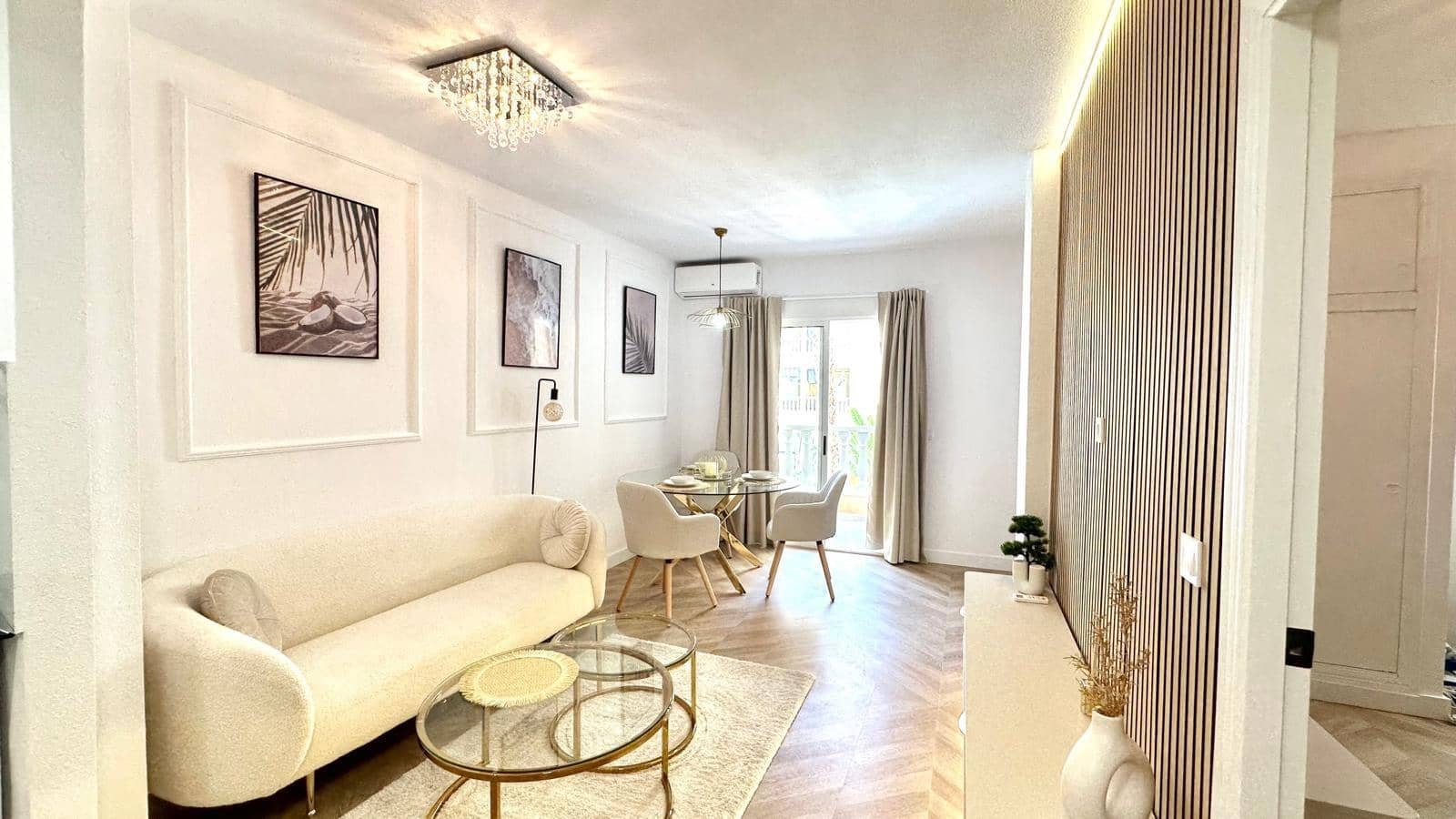 Apartamento de 2 habitaciones en Torrevieja en venta con piscina - 164.900 € (Ref: 10051309)