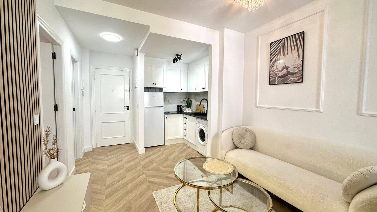 Apartamento de 2 habitaciones en Torrevieja en venta con piscina - 164.900 € (Ref: 10051309)