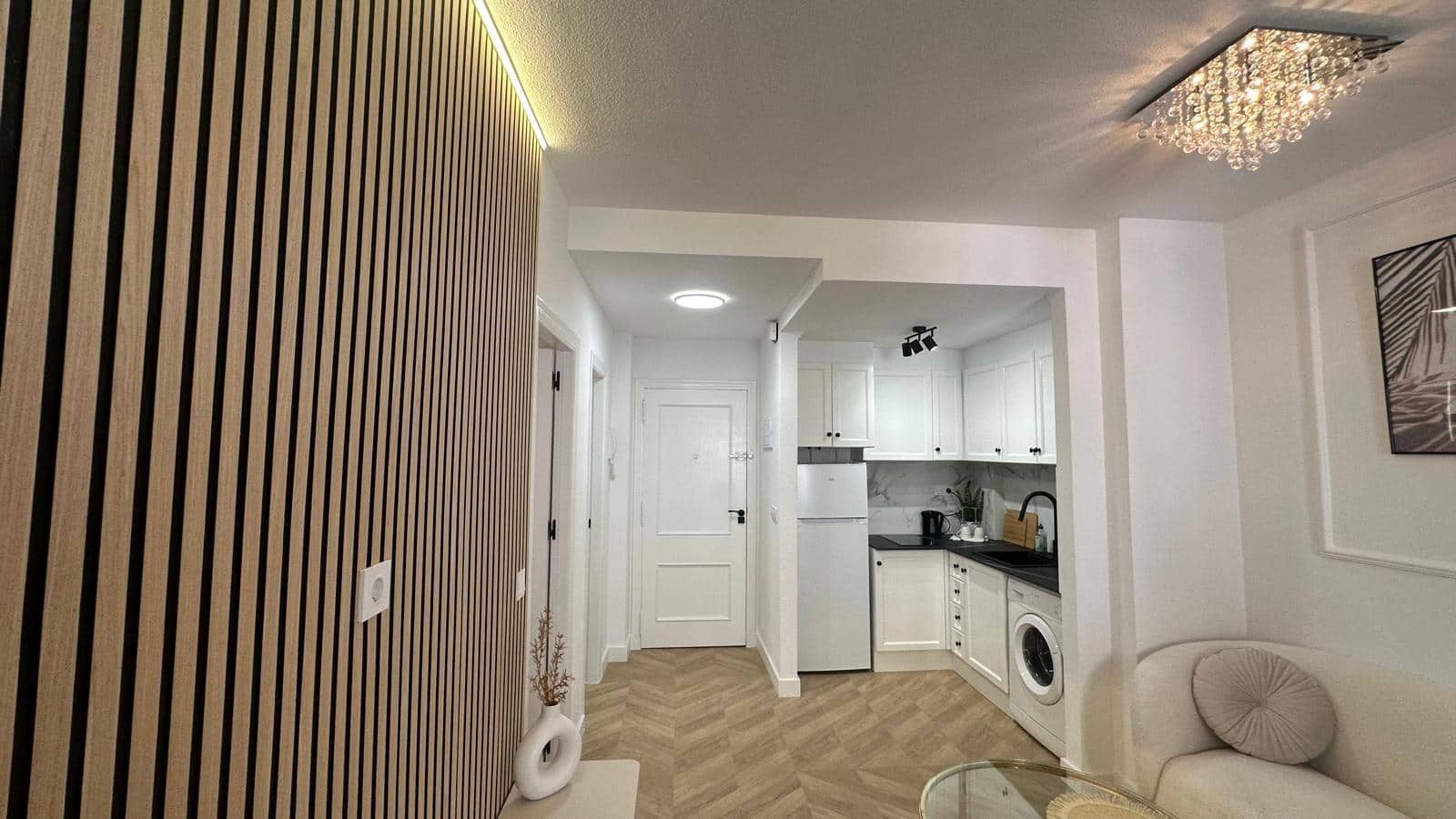 Apartamento de 2 habitaciones en Torrevieja en venta con piscina - 164.900 € (Ref: 10051309)
