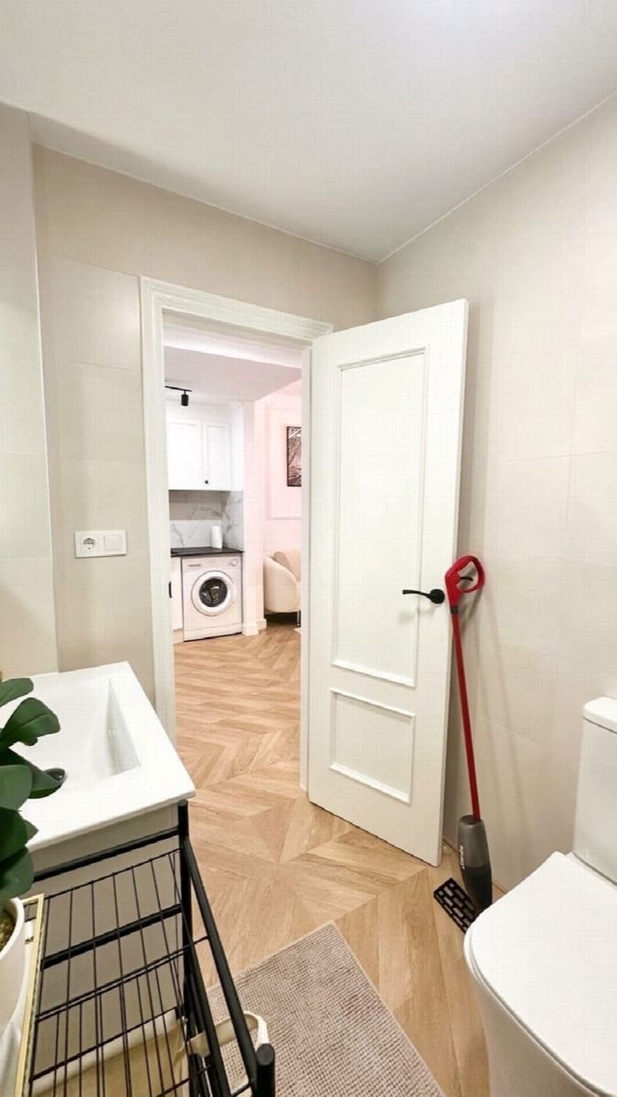 Apartamento de 2 habitaciones en Torrevieja en venta con piscina - 164.900 € (Ref: 10051309)