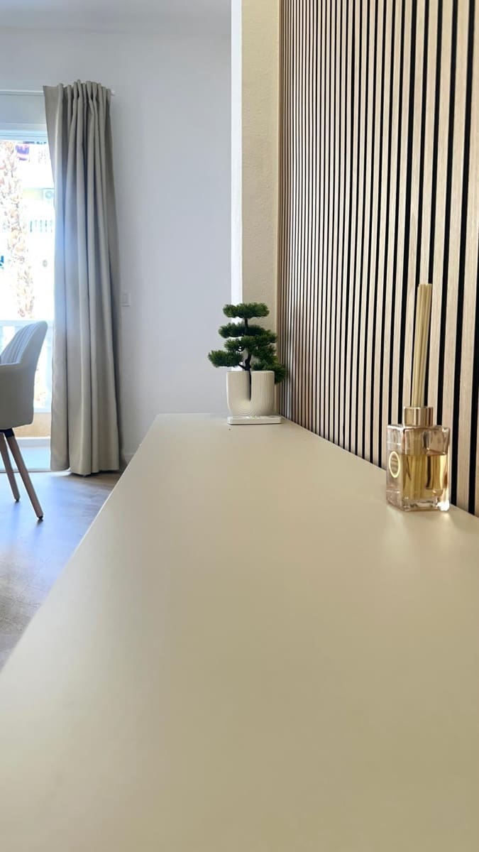 Apartamento de 2 habitaciones en Torrevieja en venta con piscina - 164.900 € (Ref: 10051309)