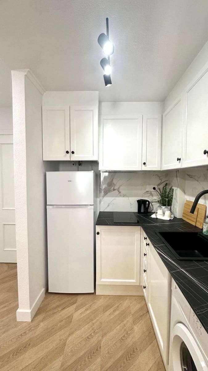 Apartamento de 2 habitaciones en Torrevieja en venta con piscina - 164.900 € (Ref: 10051309)