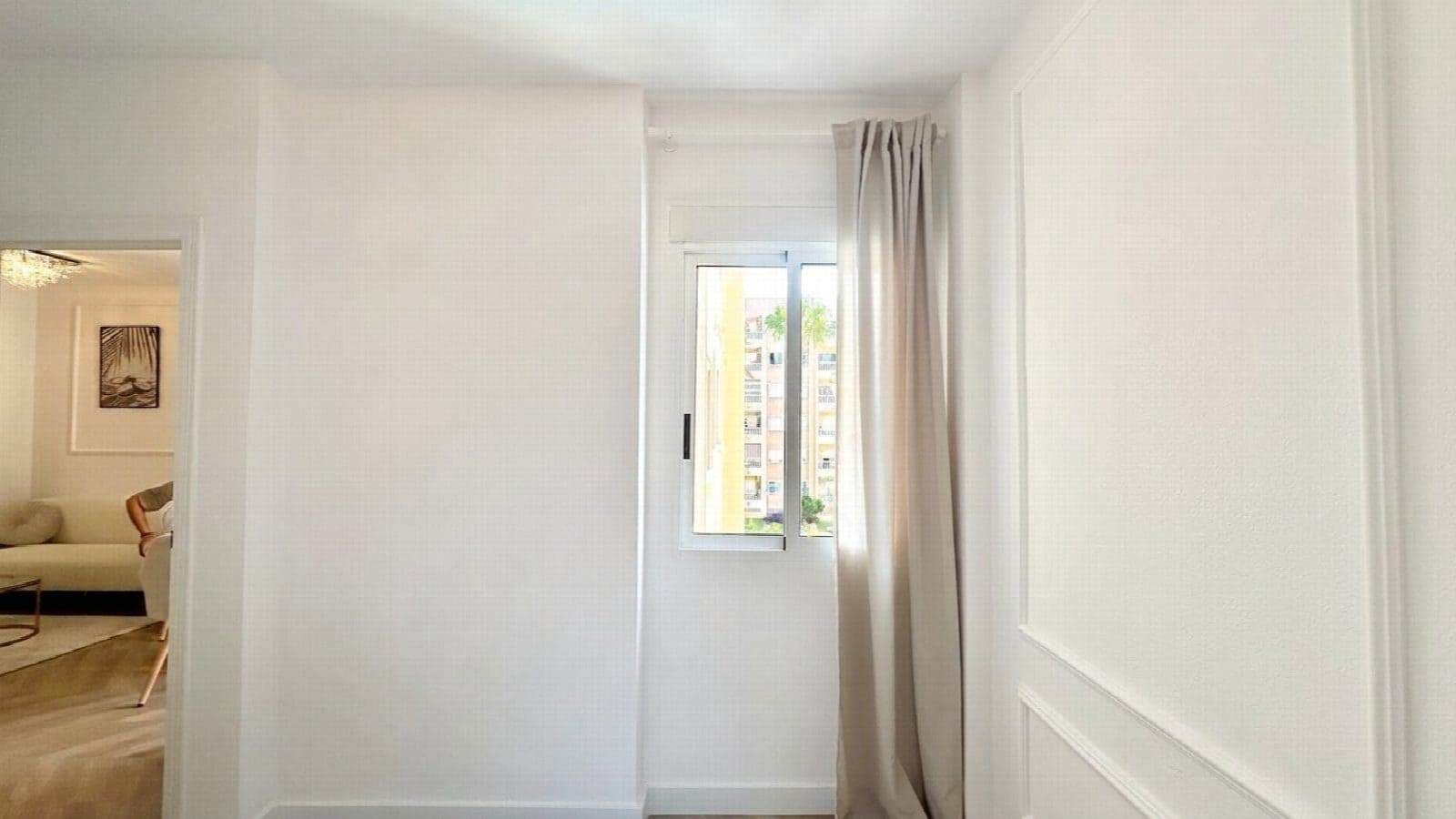 Apartamento de 2 habitaciones en Torrevieja en venta con piscina - 164.900 € (Ref: 10051309)