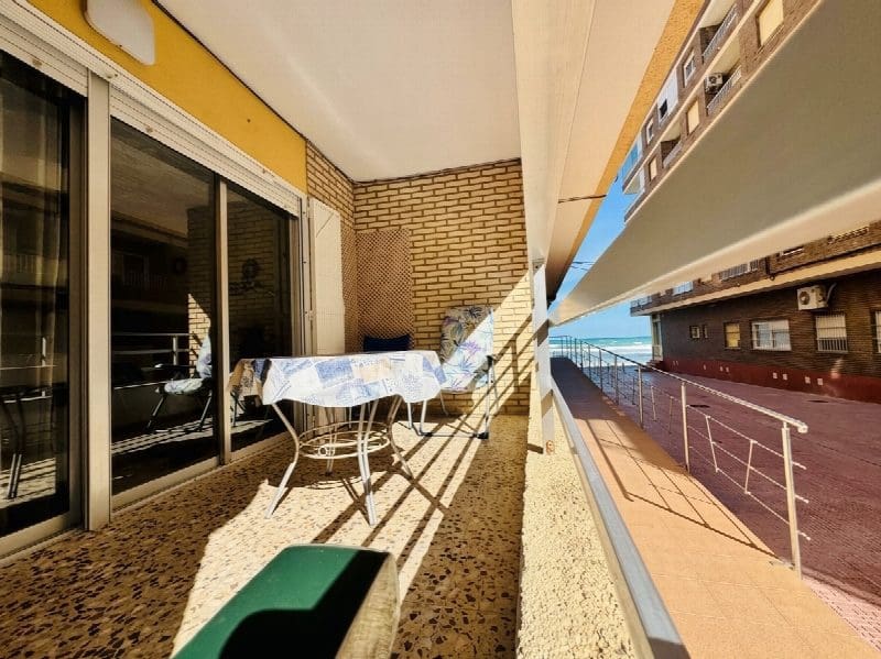 3 quarto Apartamento de Praia para venda em Torrevieja - 310 000 € (Ref: 10051312)