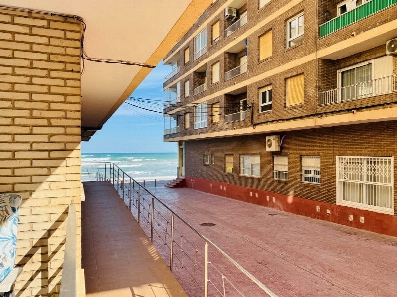 3 quarto Apartamento de Praia para venda em Torrevieja - 310 000 € (Ref: 10051312)