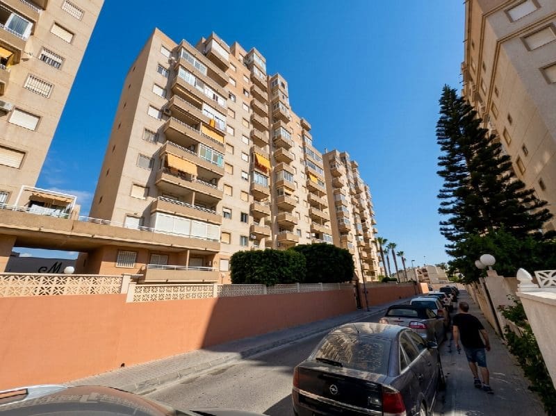 2 slaapkamer Appartement te koop in Torrevieja met zwembad garage - € 175.000 (Ref: 10051313)