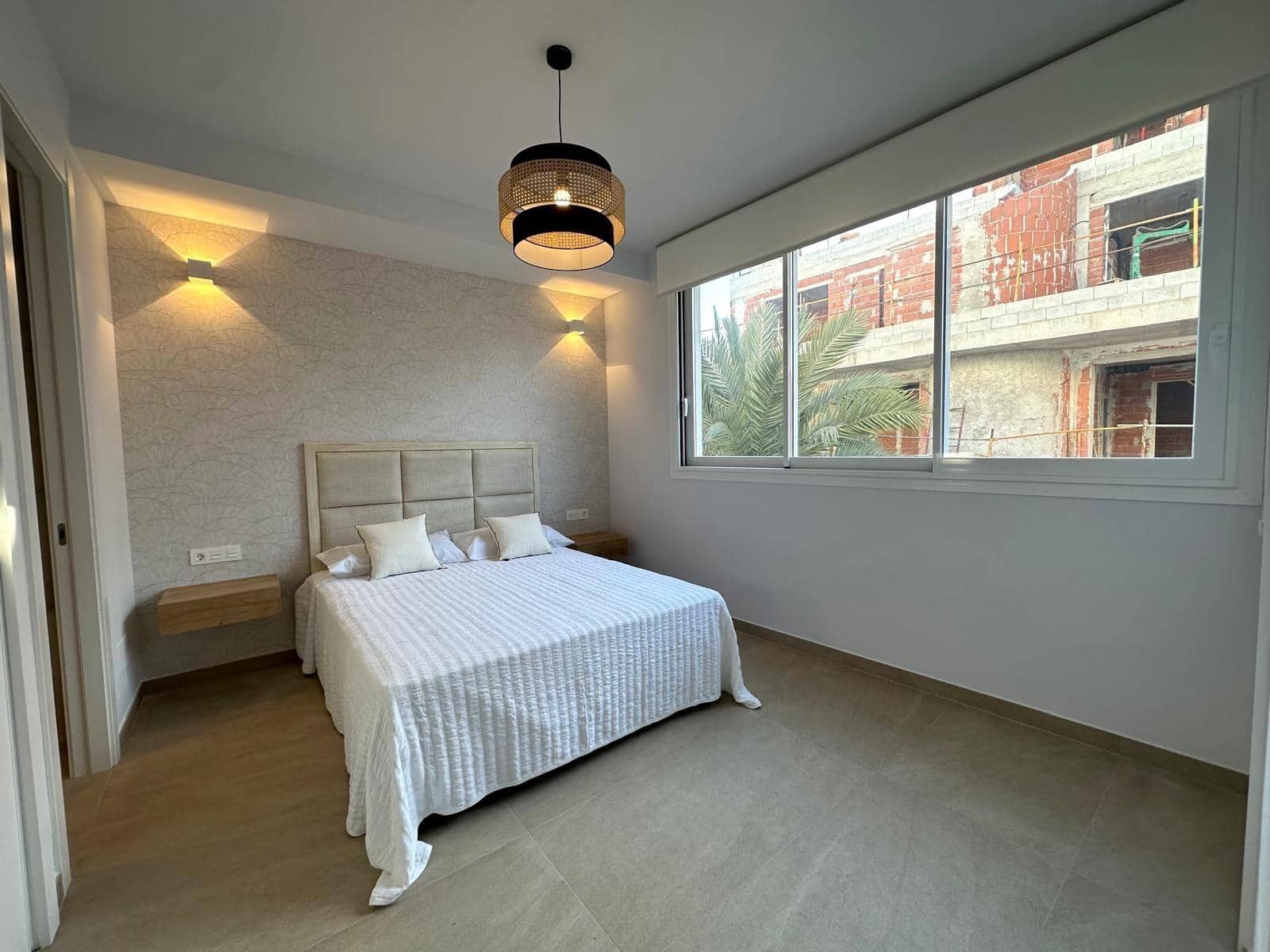 2 makuuhuone Ranta-asunto myytävänä paikassa Torrevieja mukana uima-altaan - 429 999 € (Ref: 10063539)