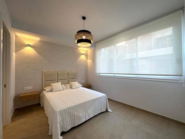 2 makuuhuone Ranta-asunto myytävänä paikassa Playa de los Locos, Torrevieja mukana uima-altaan - 429 999 € (Ref: 10063539)