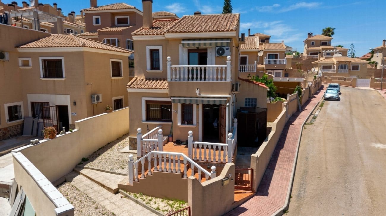3 camera da letto Villa in vendita in Orihuela Costa con piscina garage - 218.000 € (Rif: 10063542)