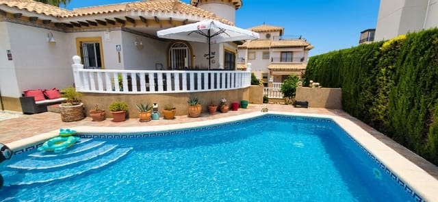 Chalet de 4 habitaciones en La Zenia, Orihuela en venta con piscina garaje - 389.995 € (Ref: 10063543)