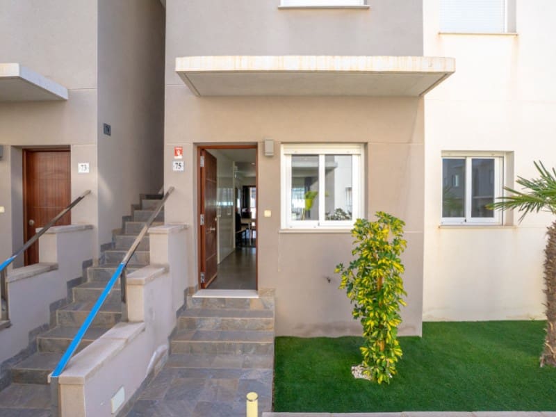2 Zimmer Apartment zu verkaufen in Torrevieja mit Pool Garage - 255.000 € (Ref: 10063563)