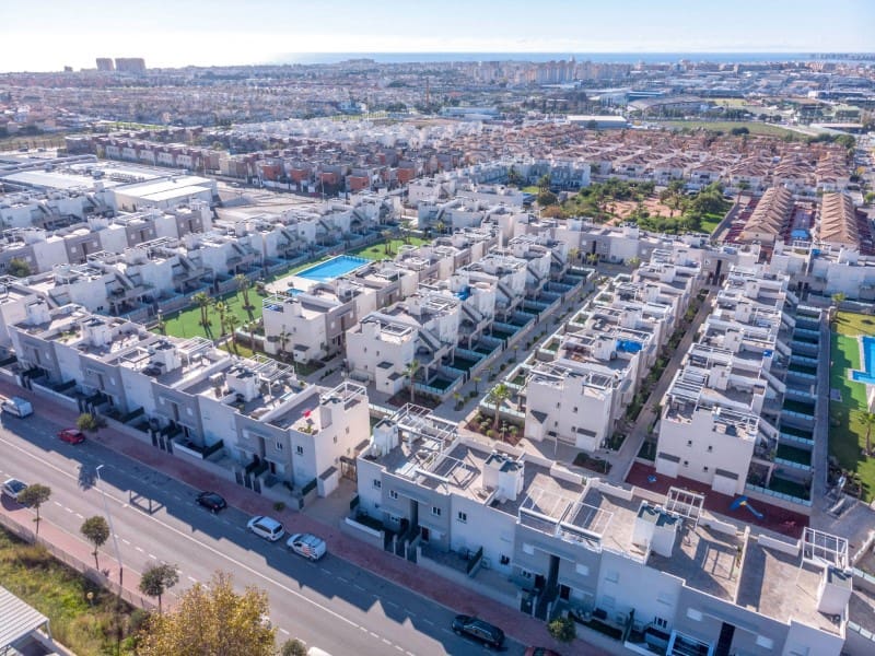 2 Zimmer Apartment zu verkaufen in Torrevieja mit Pool Garage - 255.000 € (Ref: 10063563)