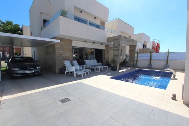 5 slaapkamer Villa te koop in Villamartin, Orihuela met zwembad garage - € 459.950 (Ref: 10063570)