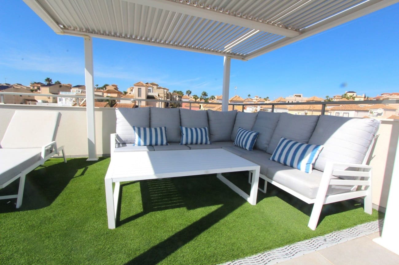 5 slaapkamer Villa te koop in Villamartin met zwembad garage - € 459.950 (Ref: 10063570)