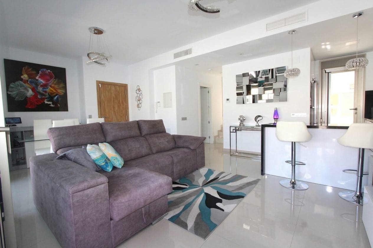 5 slaapkamer Villa te koop in Villamartin met zwembad garage - € 459.950 (Ref: 10063570)