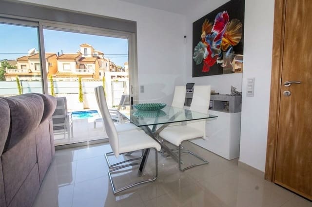 5 slaapkamer Villa te koop in Villamartin, Orihuela met zwembad garage - € 459.950 (Ref: 10063570)