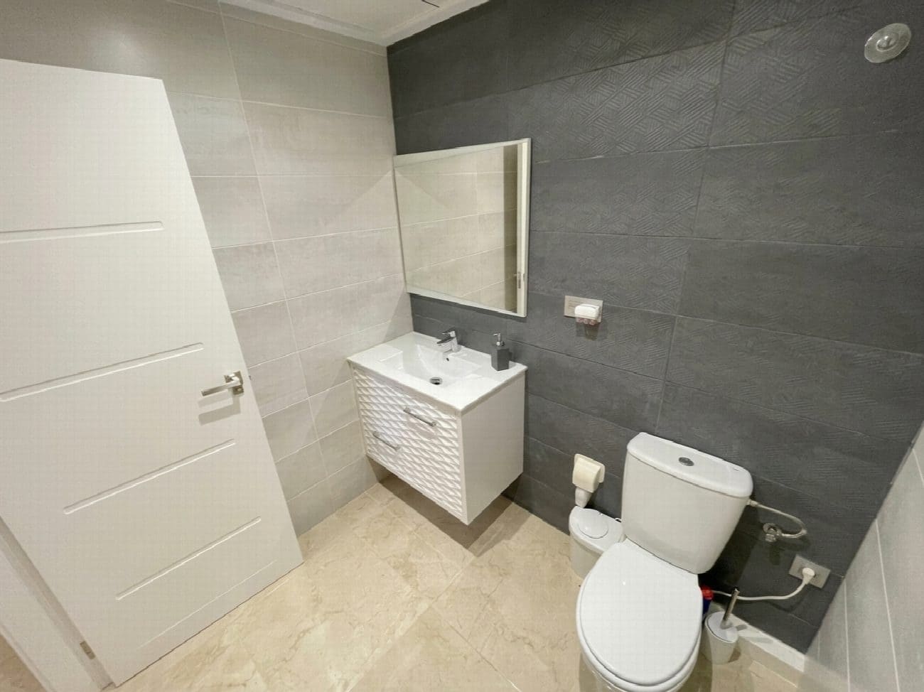5 slaapkamer Villa te koop in Villamartin met zwembad garage - € 459.950 (Ref: 10063570)
