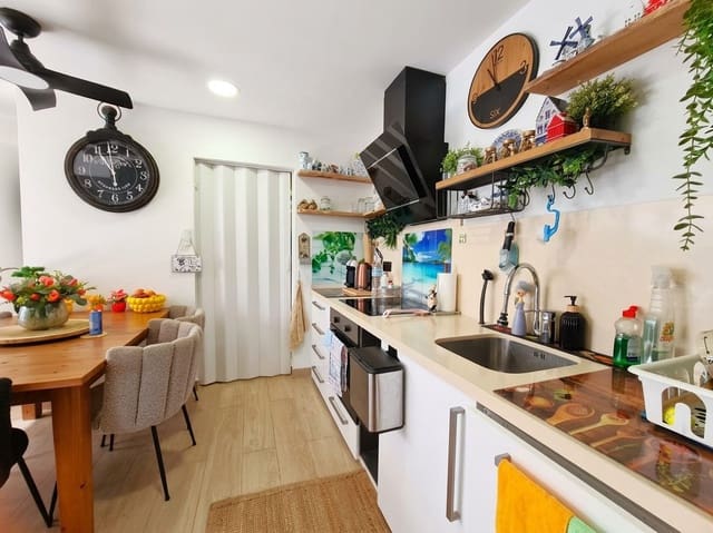 3 bedroom Villa for sale in Zona Calvario, Estepona - € 849,000 (Ref: 10063571)
