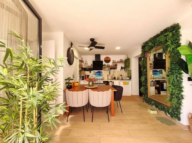 3 bedroom Villa for sale in Zona Calvario, Estepona - € 849,000 (Ref: 10063571)