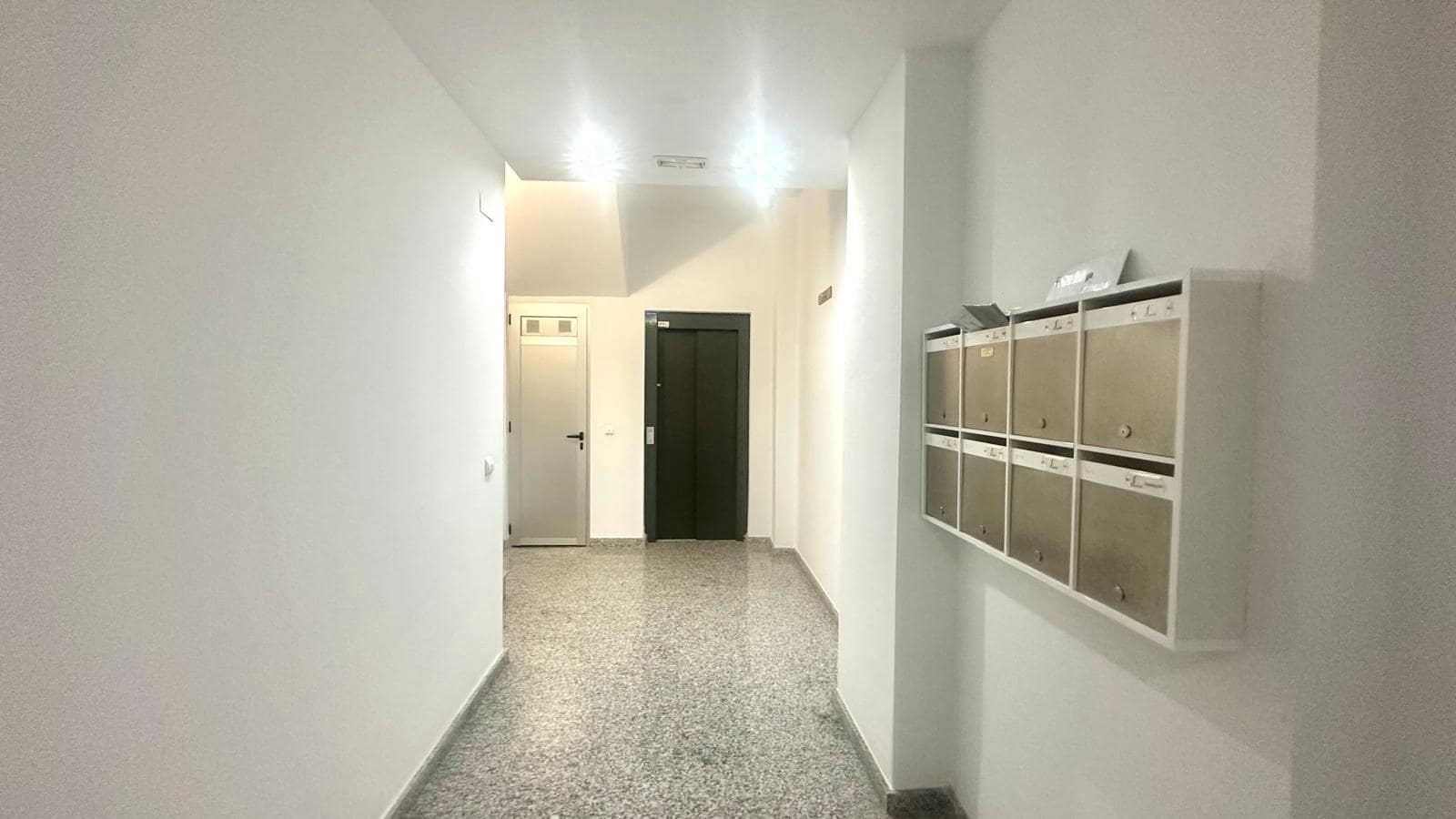 Apartamento de 2 habitaciones en Torrevieja en venta - 177.900 € (Ref: 10063593)