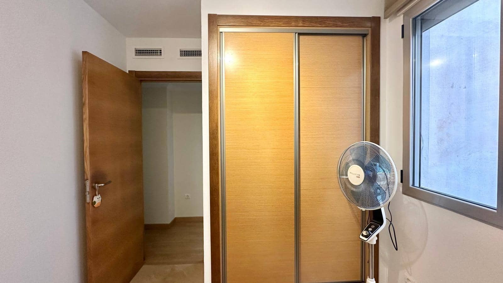 Apartamento de 2 habitaciones en Torrevieja en venta - 177.900 € (Ref: 10063593)