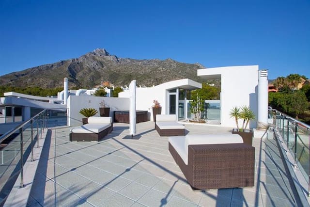 4 sypialnia Dom na sprzedaż w Casco Antiguo, Marbella z basenem garażem - 1 856 950 € (Ref: 10071033)