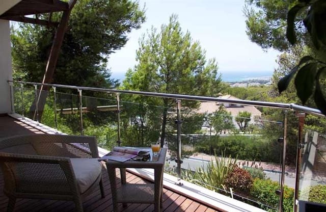 4 sypialnia Dom na sprzedaż w Casco Antiguo, Marbella z basenem garażem - 1 856 950 € (Ref: 10071033)