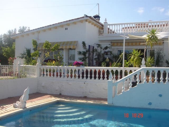 2 bedroom Semi-detached Villa for sale in Mijas Costa, Mijas with pool garage - € 850,000 (Ref: 10071034)