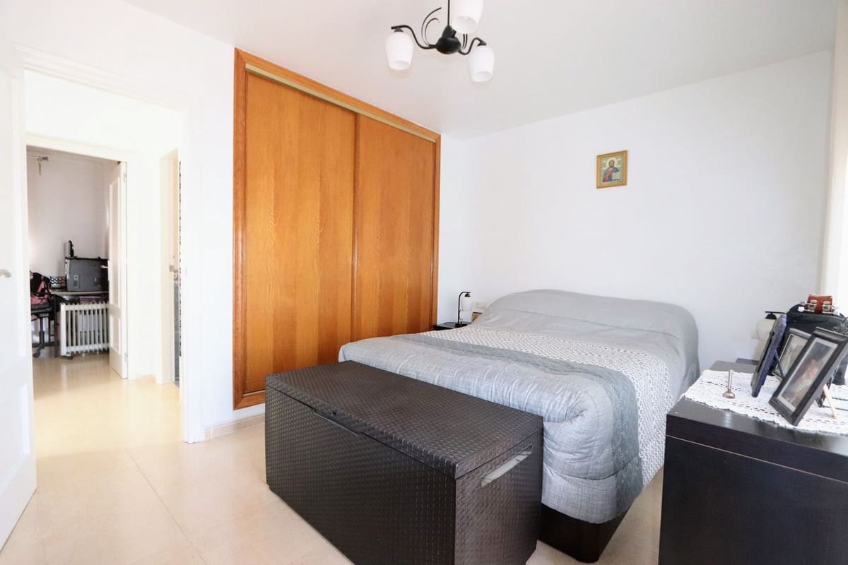 3 sovrum Villa till salu i Villamartin med pool garage - 295 000 € (Ref: 10071038)