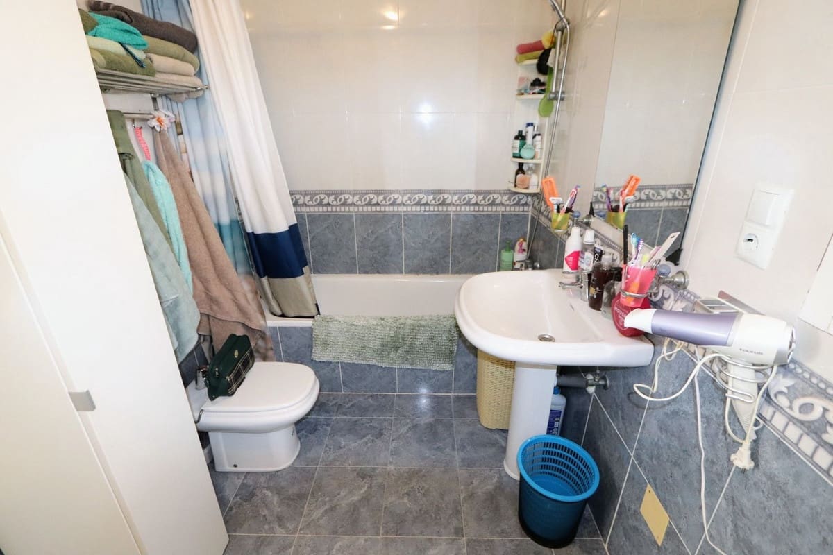 3 sovrum Villa till salu i Villamartin med pool garage - 295 000 € (Ref: 10071038)