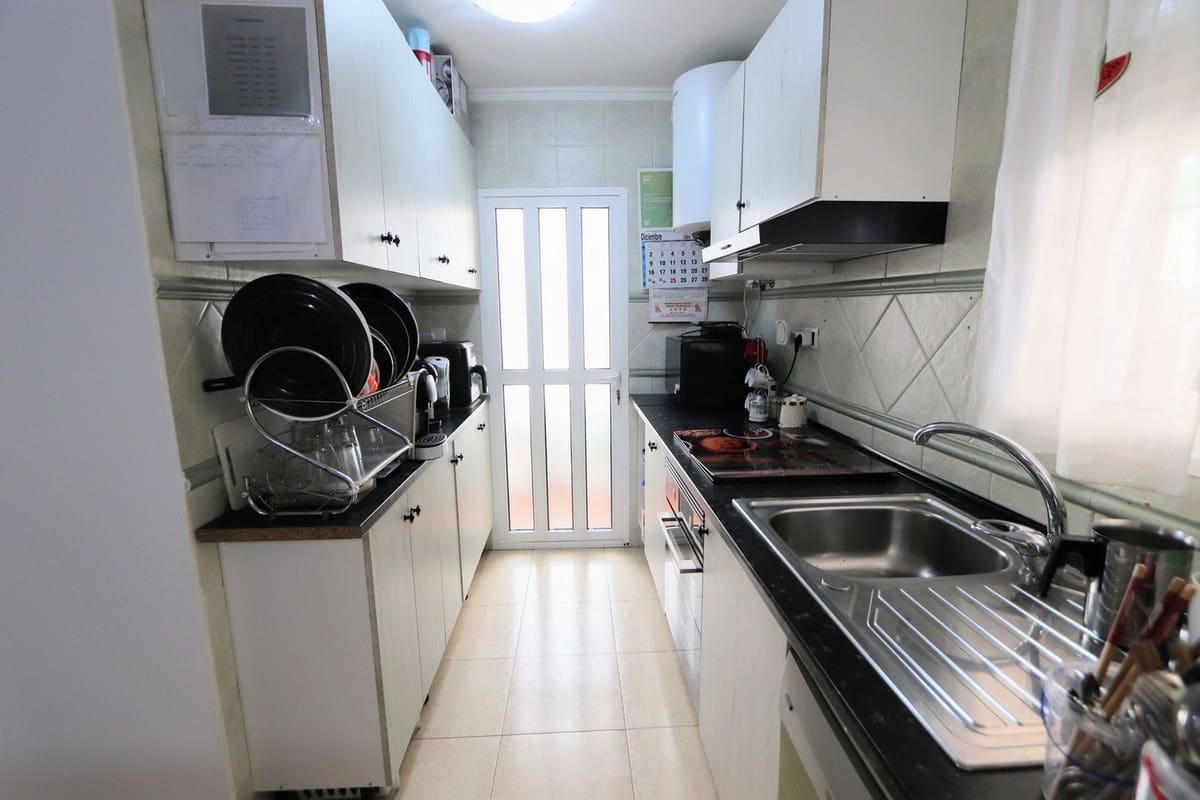 3 sovrum Villa till salu i Villamartin med pool garage - 295 000 € (Ref: 10071038)