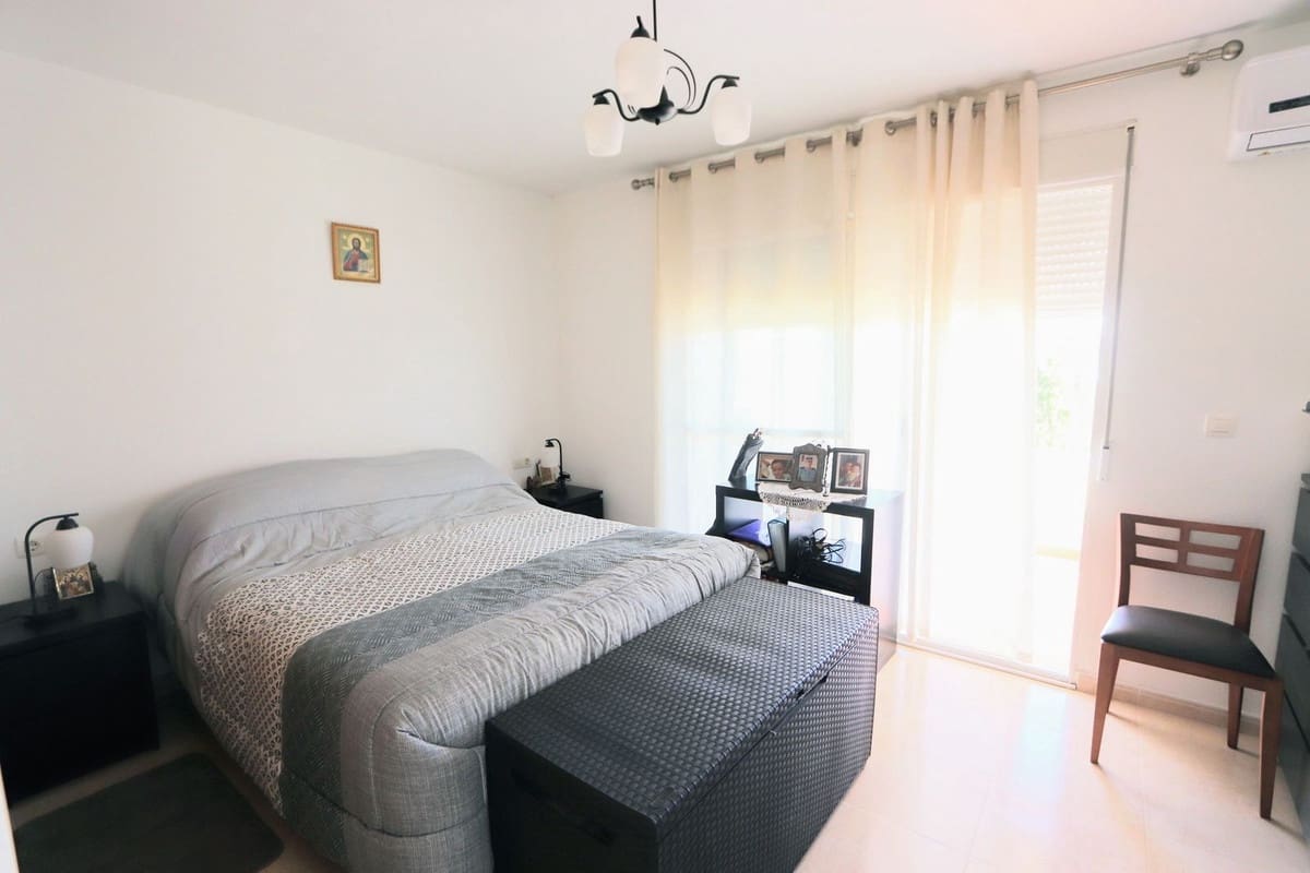3 sovrum Villa till salu i Villamartin med pool garage - 295 000 € (Ref: 10071038)