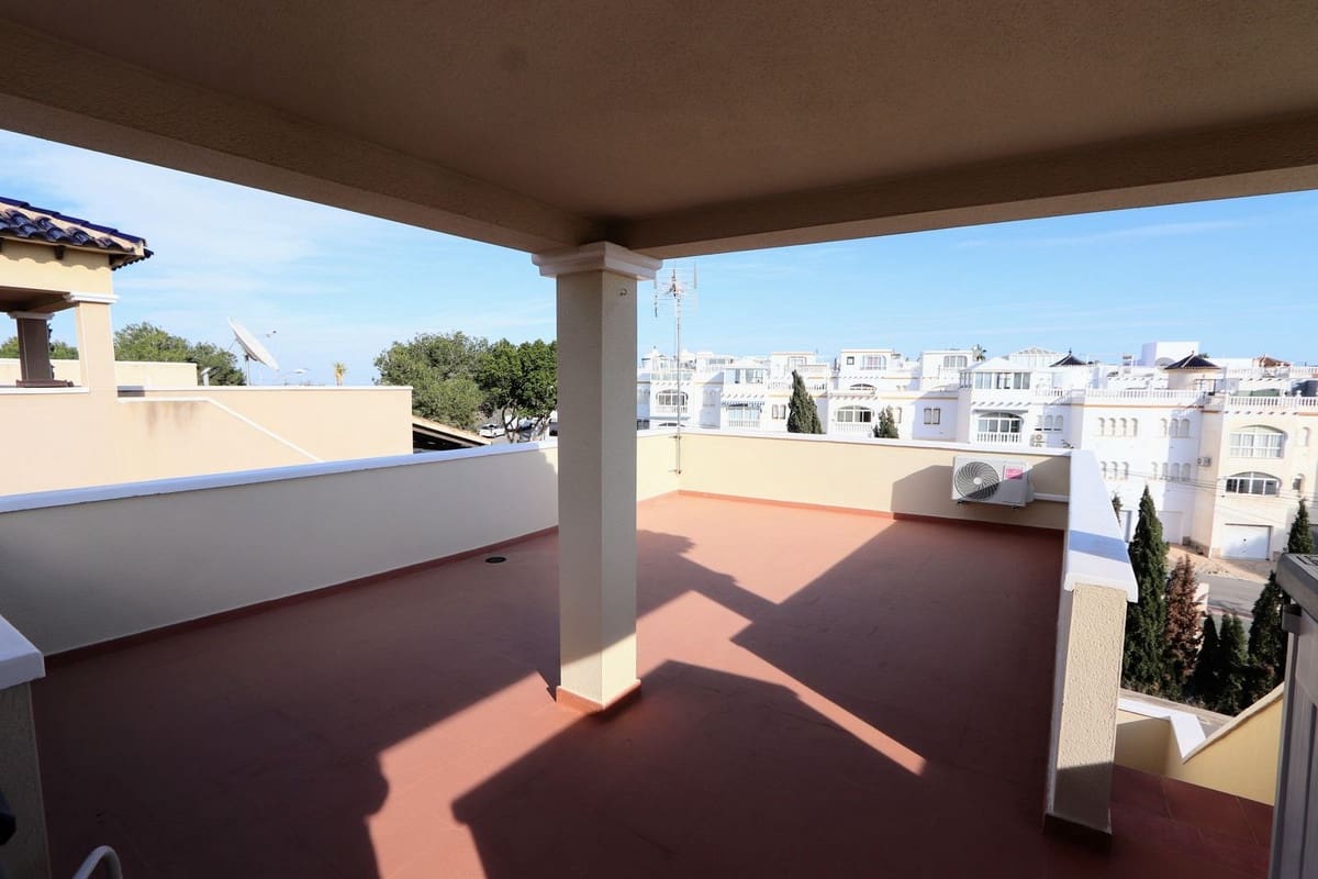 3 sovrum Villa till salu i Villamartin med pool garage - 295 000 € (Ref: 10071038)