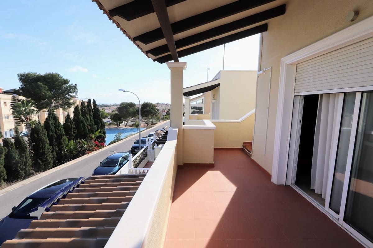 3 sovrum Villa till salu i Villamartin med pool garage - 295 000 € (Ref: 10071038)