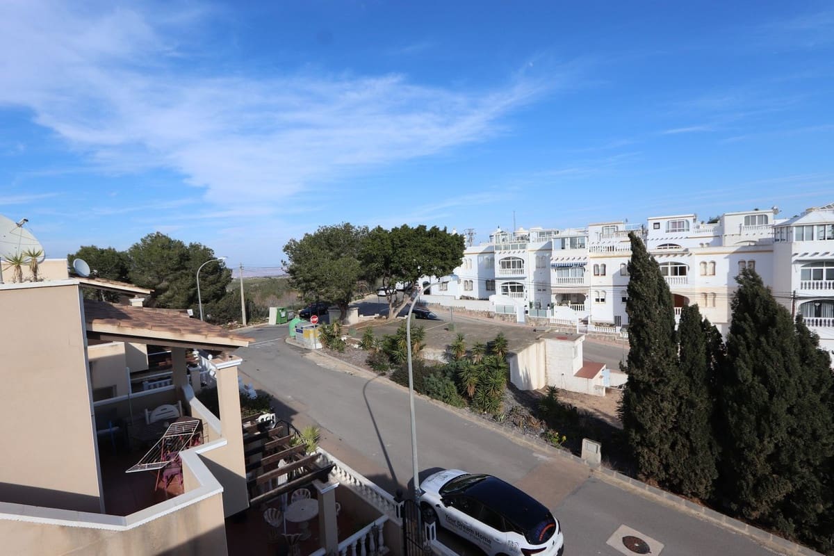 3 sovrum Villa till salu i Villamartin med pool garage - 295 000 € (Ref: 10071038)