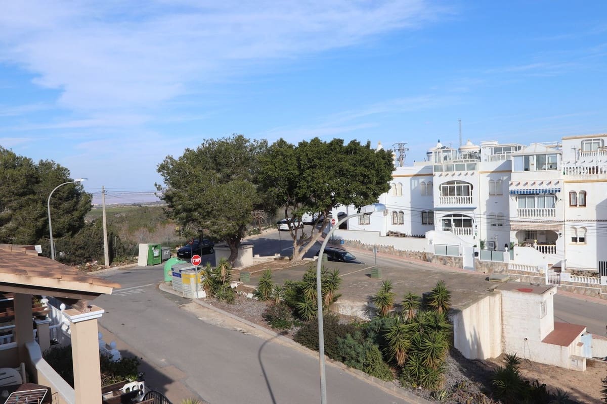 3 sovrum Villa till salu i Villamartin med pool garage - 295 000 € (Ref: 10071038)