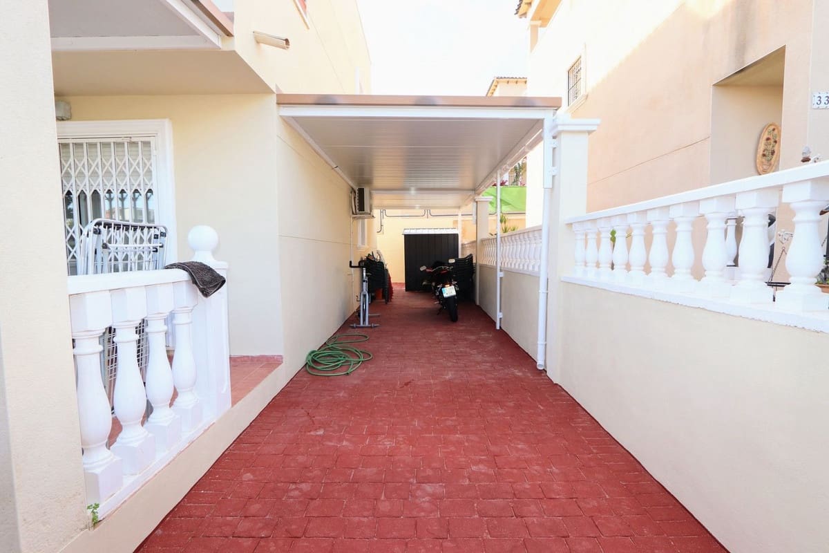 3 sovrum Villa till salu i Villamartin med pool garage - 295 000 € (Ref: 10071038)