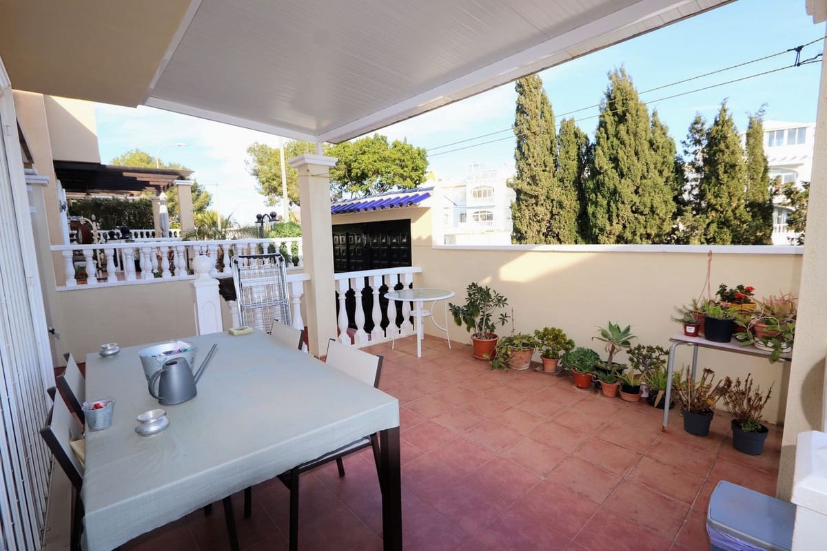 3 sovrum Villa till salu i Villamartin med pool garage - 295 000 € (Ref: 10071038)