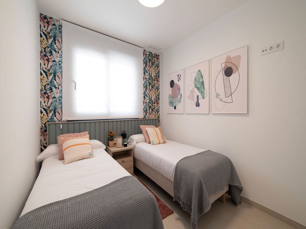 3 soveværelse Lejlighed til salg i Torrevieja med swimmingpool garage - € 412.000 (Ref: 10071050)