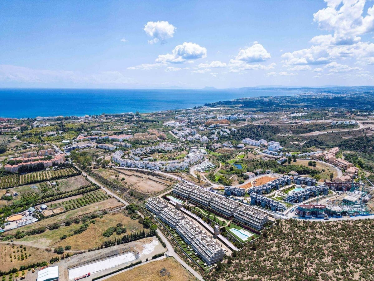 3 quarto Apartamento para venda em Estepona com piscina - 407 000 € (Ref: 10071065)