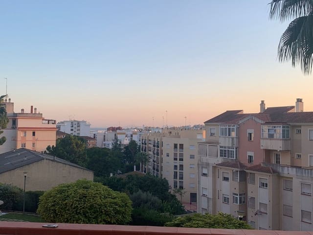 Apartamento de 2 habitaciones en Centro, Estepona en venta con piscina - 379.000 € (Ref: 10071072)