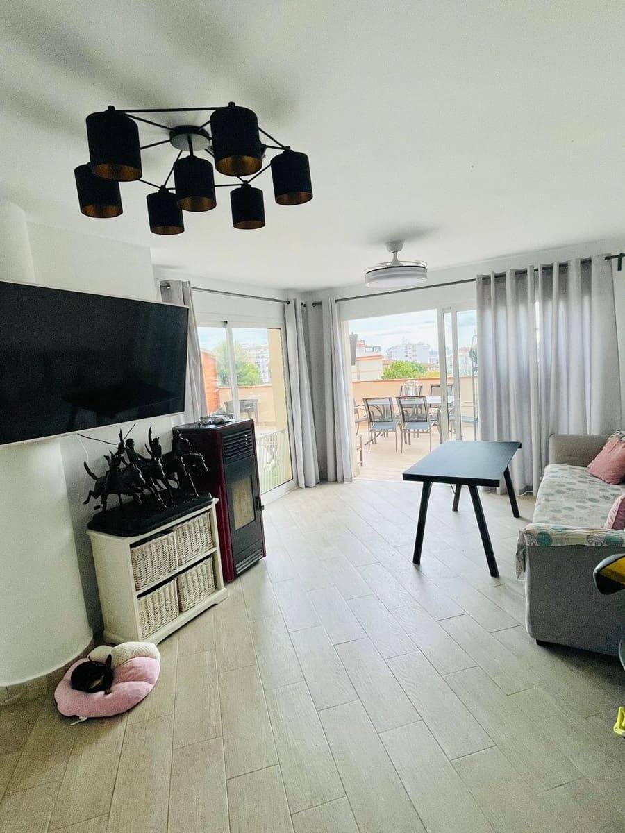 Apartamento de 2 habitaciones en Estepona en venta con piscina - 379.000 € (Ref: 10071072)