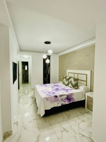Apartamento de 2 habitaciones en Centro, Estepona en venta con piscina - 379.000 € (Ref: 10071072)