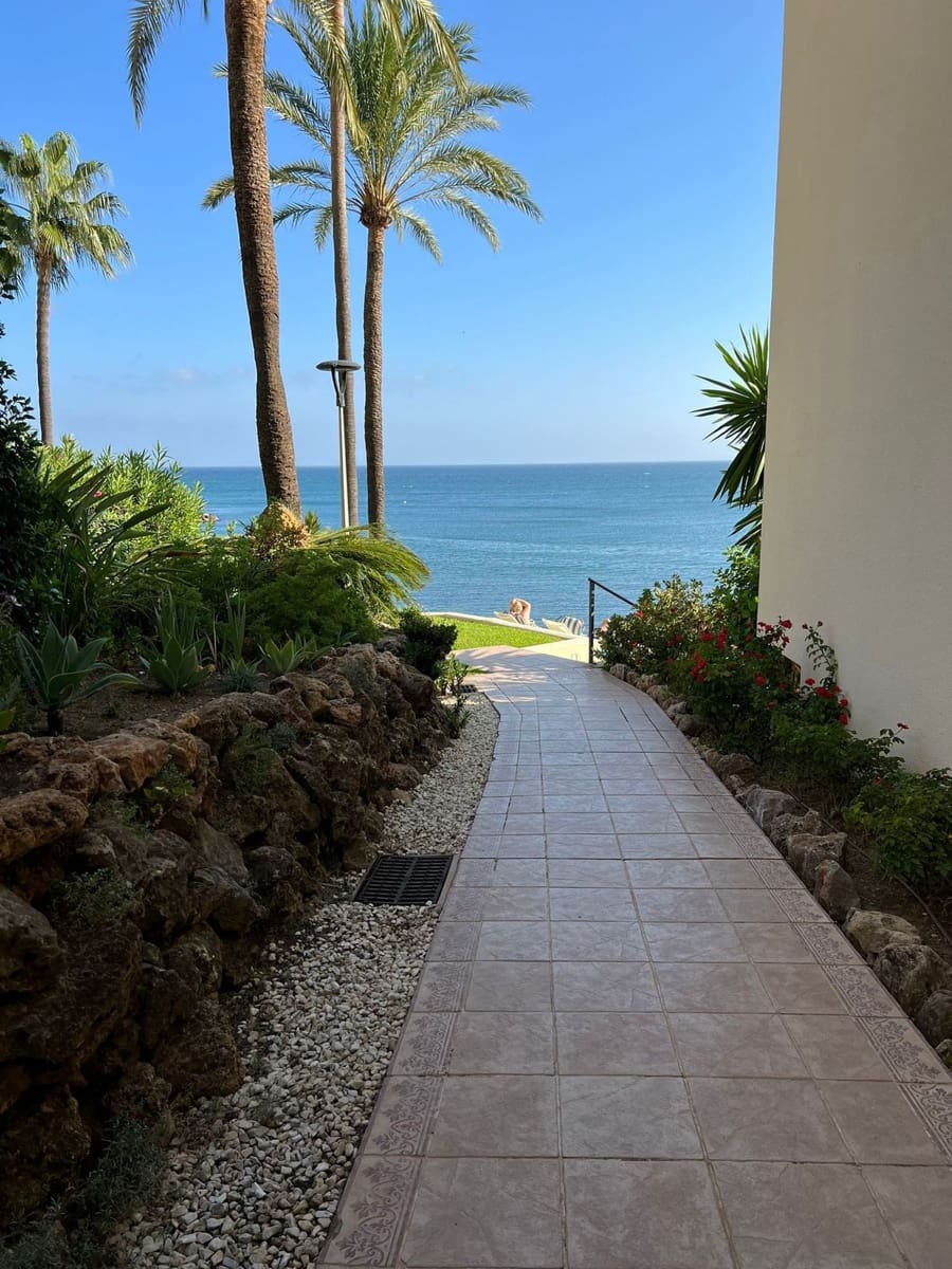 2 quarto Apartamento para venda em Estepona com piscina garagem - 485 000 € (Ref: 10071073)